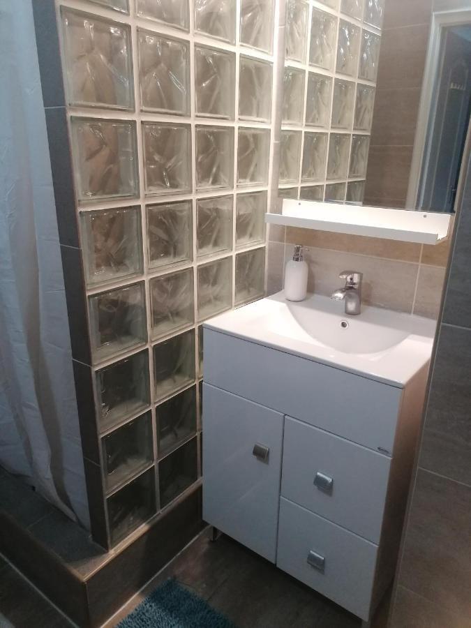 GödöllőDozsa Apartmanアパートメント エクステリア 写真